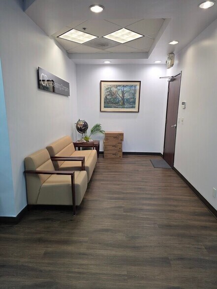 More Photos Of 301 Science Dr, Moorpark Medical For Lease