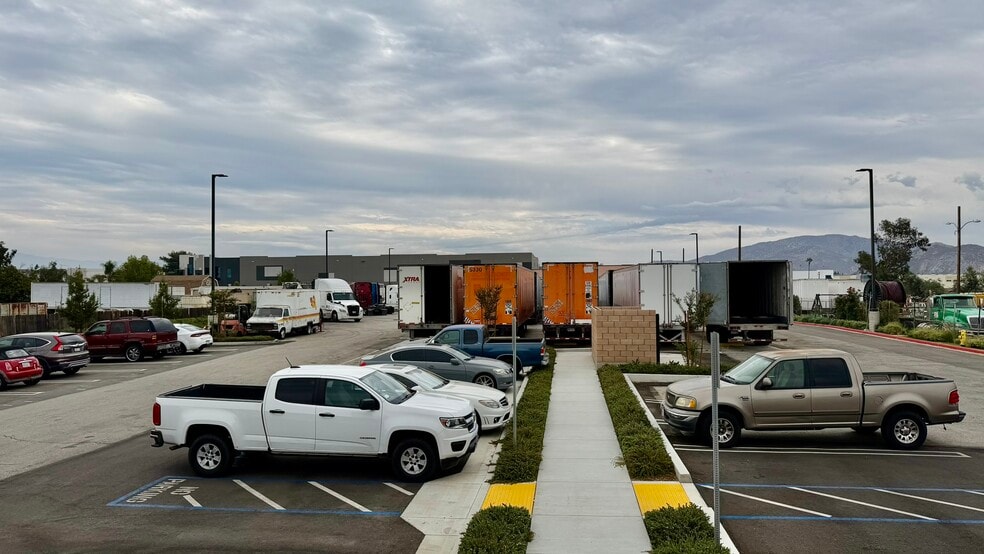More Photos Of 11101 Calabash Ave, Fontana Truck Terminal For Sale