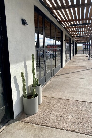 More Photos Of 13802 N 32nd St, Phoenix Unknown For Lease