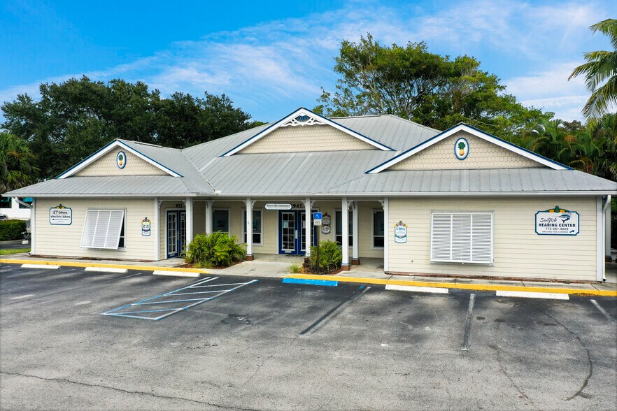 More Photos Of 947-953 NE Jensen Beach Blvd, Jensen Beach Office For Sale