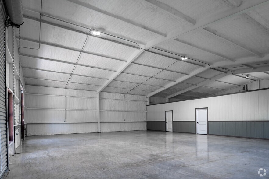 More Photos Of 7501 SH 71, Spicewood Unknown For Lease