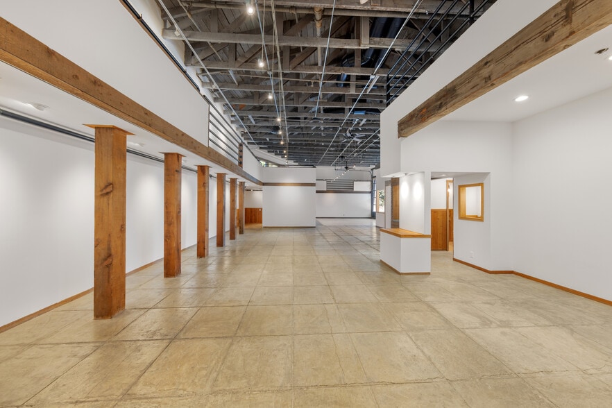 More Photos Of 668 Bridgeway, Sausalito Storefront For Sale