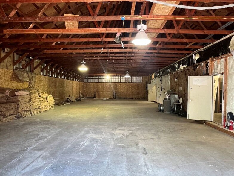 More Photos Of 4828-4830 NE 103rd Ave, Portland Warehouse For Lease