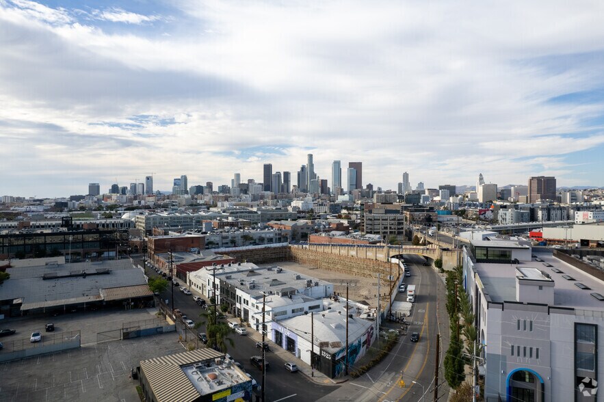 More Photos Of 1325-1355 Palmetto St, Los Angeles Coworking Space