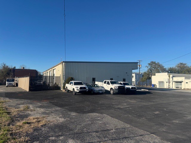 More Photos Of 2853 Meeting Street Rd, North Charleston Service For Lease