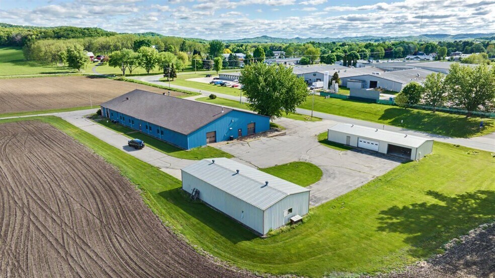 More Photos Of 16771 S 15th St, Galesville Warehouse For Sale