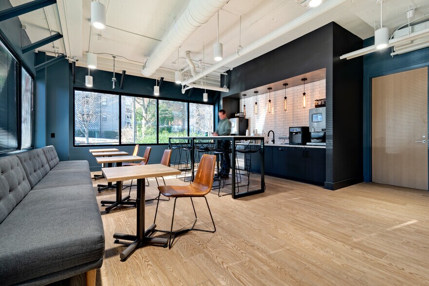 More Photos Of 651 E 4th St, Chattanooga Office For Lease