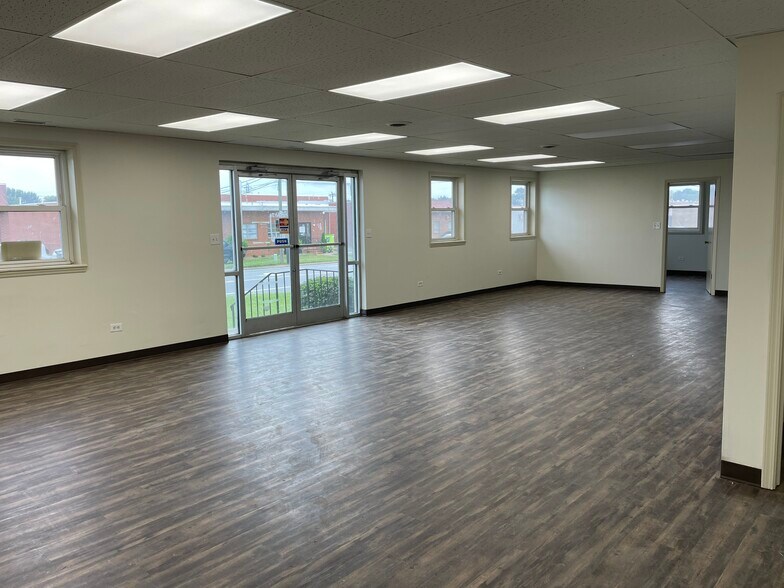 More Photos Of 132-144 Industrial Ave, Greensboro Warehouse For Lease