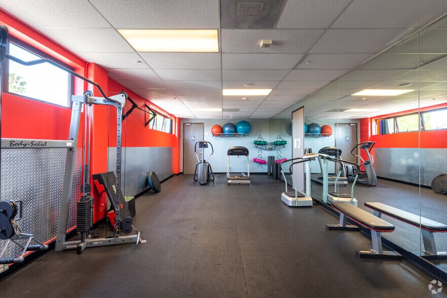1149 N Gower St, Los Angeles, CA 90038 Office For Lease
