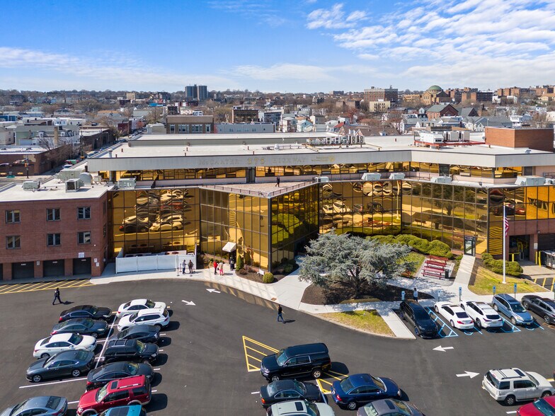 More Photos Of 375 McCarter Hwy, Newark Office For Lease