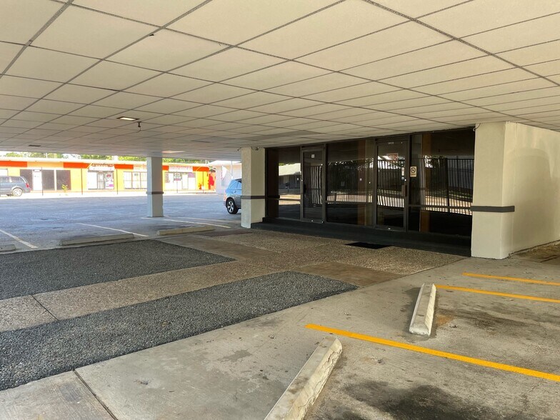 More Photos Of 10122 Long Point Rd, Houston Medical For Lease