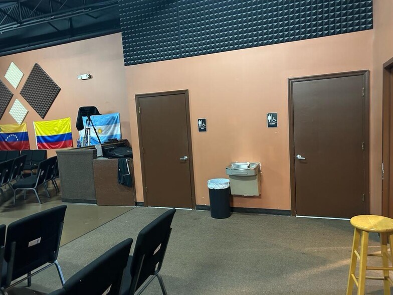 More Photos Of 17401 NW 2nd Ave, Miami Warehouse For Sale