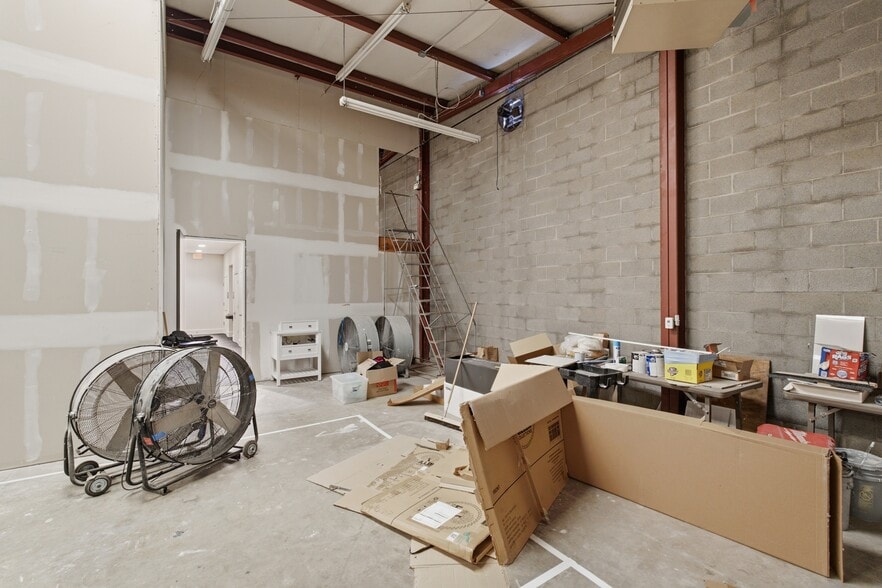 More Photos Of 1403 2nd Ave N, Nashville Warehouse For Lease