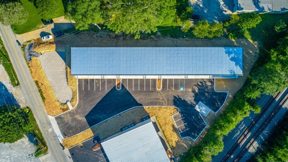 More Photos Of 4740 Adams Rd, Hixson Flex For Lease