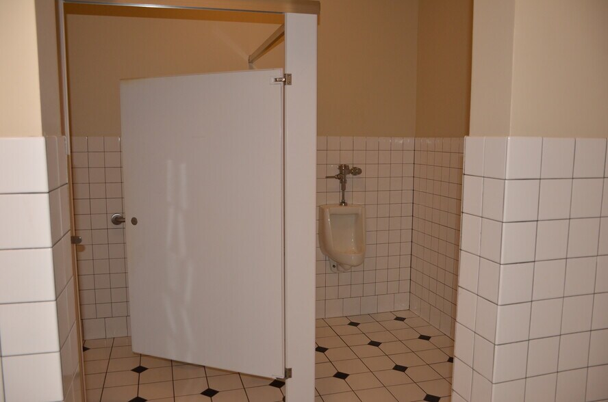 More Photos Of 11 Benton Ave E, Albia Restaurant For Sale