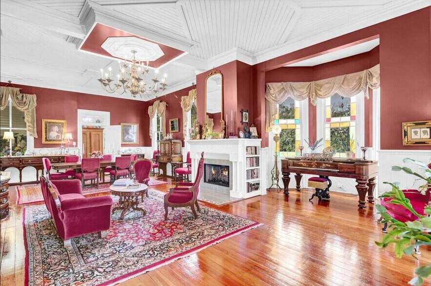More Photos Of 710 S Main St, Summerville Hospitality For Sale