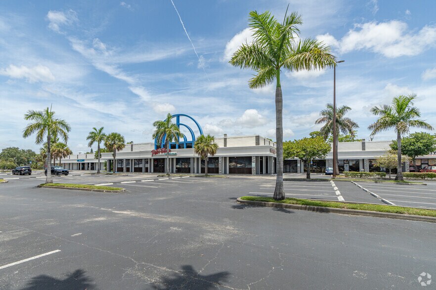 More Photos Of 2901 W Oakland Park Blvd, Lauderdale Lakes Unknown For Lease