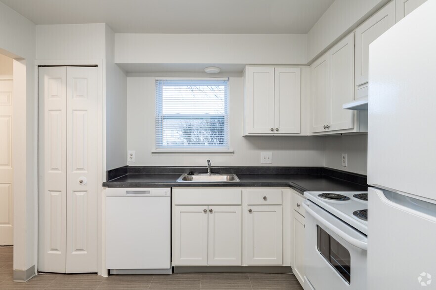 More Photos Of 5238 Dunn Hill Dr, Grand Blanc Apartments For Sale