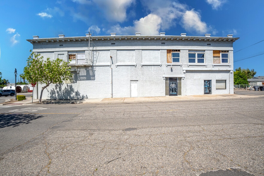 More Photos Of 6701 2nd St, Riverbank Specialty For Sale