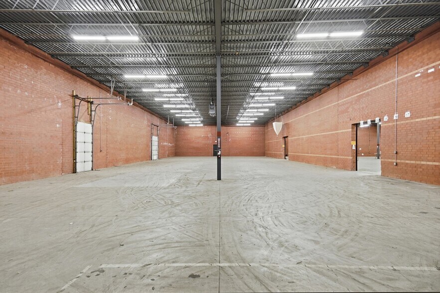 More Photos Of 10605 Southern Loop Blvd, Pineville Warehouse For Lease