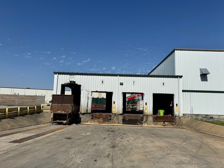 More Photos Of 202 Watertower Dr, Clyde Warehouse For Sale