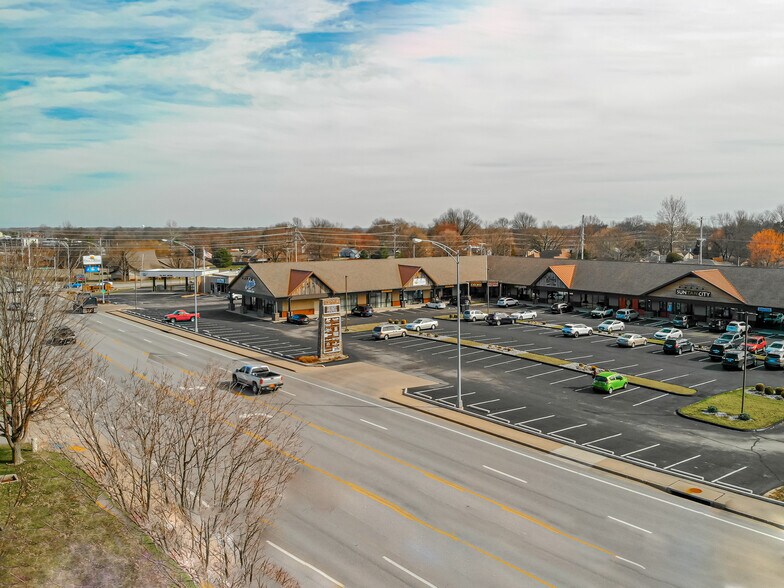 More Photos Of 1730 E Republic Rd, Springfield Unknown For Lease