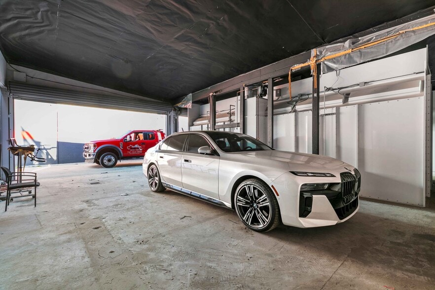 More Photos Of 11686 Sheldon St, Sun Valley Warehouse For Lease