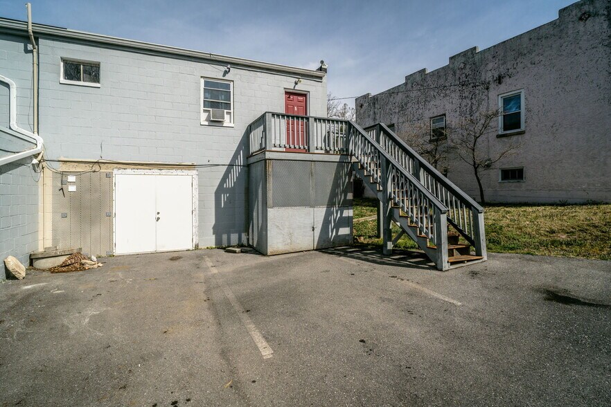 More Photos Of 2501 N Augusta St, Staunton General Retail For Sale