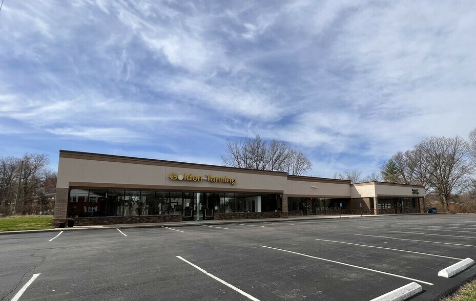 Primary Photo Of 917-925 Ohio Pike, Cincinnati General Retail For Lease