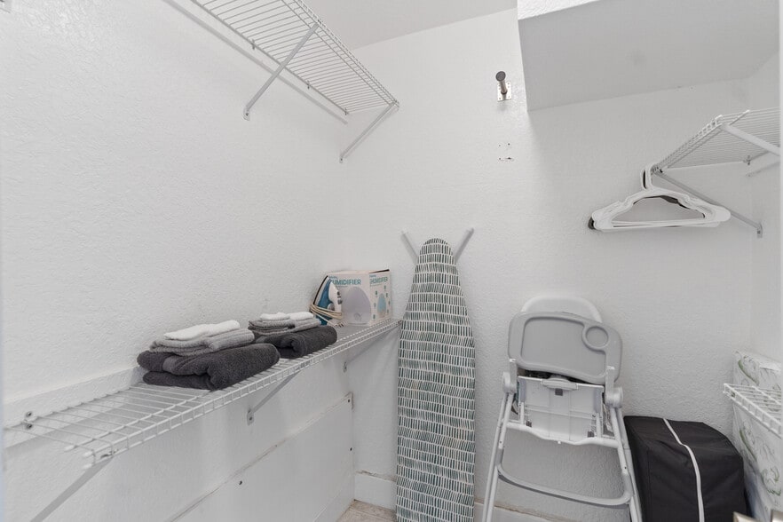 More Photos Of 1520 NE 51st St, Fort Lauderdale Apartments For Sale