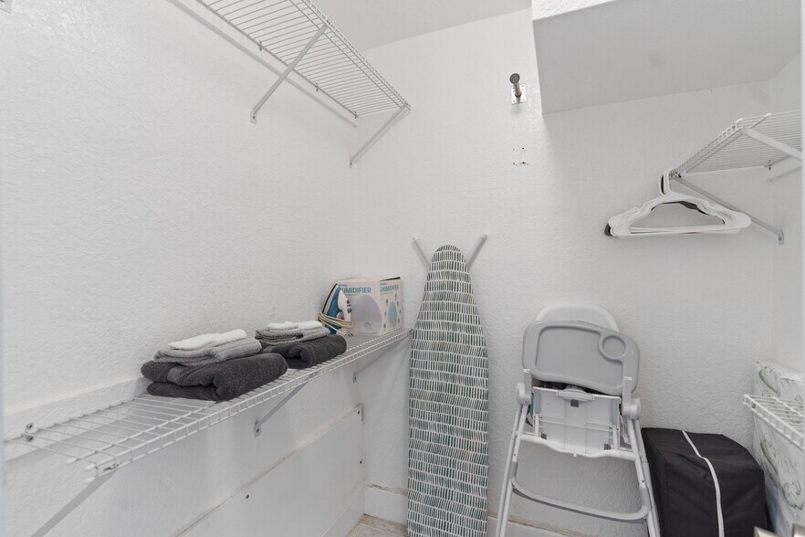 More Photos Of 1520 NE 51st St, Fort Lauderdale Apartments For Sale