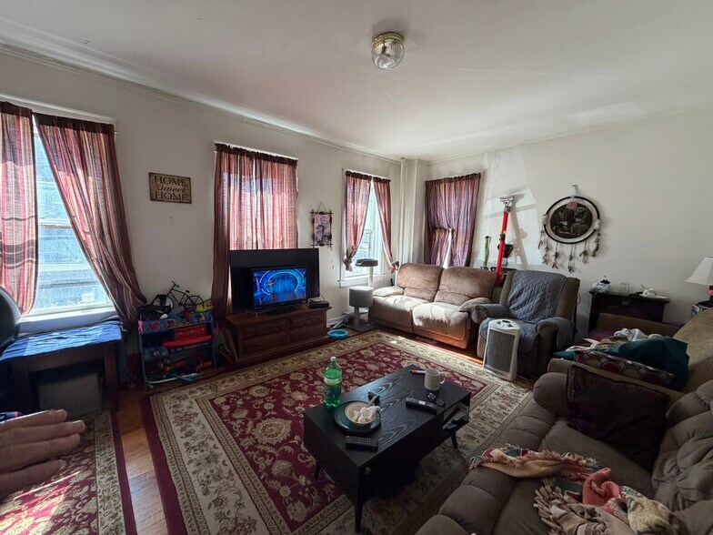 More Photos Of 112 School St, Clinton Multifamily For Sale