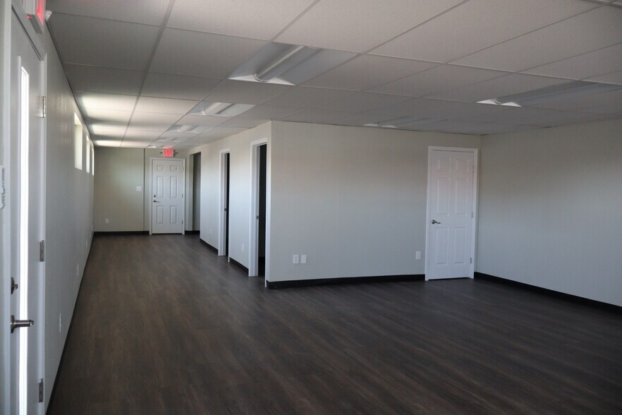 More Photos Of 6911 Doniphan Dr, El Paso Office For Lease