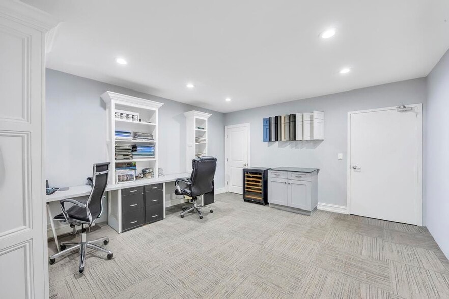 More Photos Of 2231 Fifth Ave, Ronkonkoma Warehouse For Sale