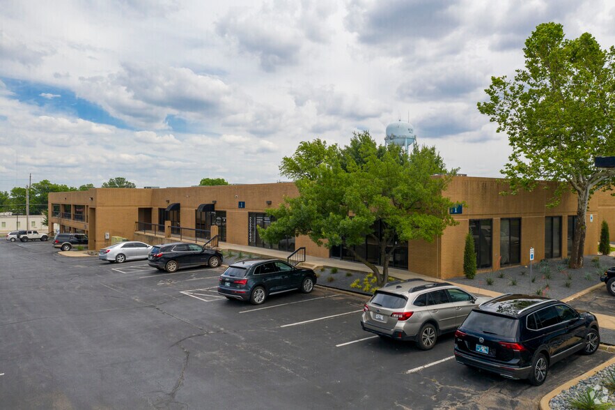 More Photos Of 1000 W Wilshire Blvd, Oklahoma City Coworking Space