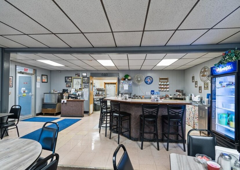More Photos Of 6014 New Hartford St, Wolcott Restaurant For Sale