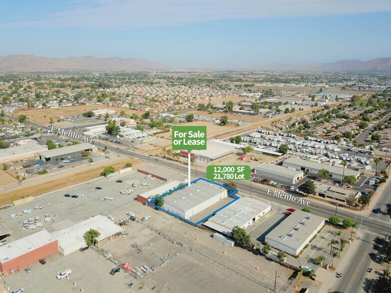 More Photos Of 445 E Menlo Ave, Hemet Warehouse For Lease
