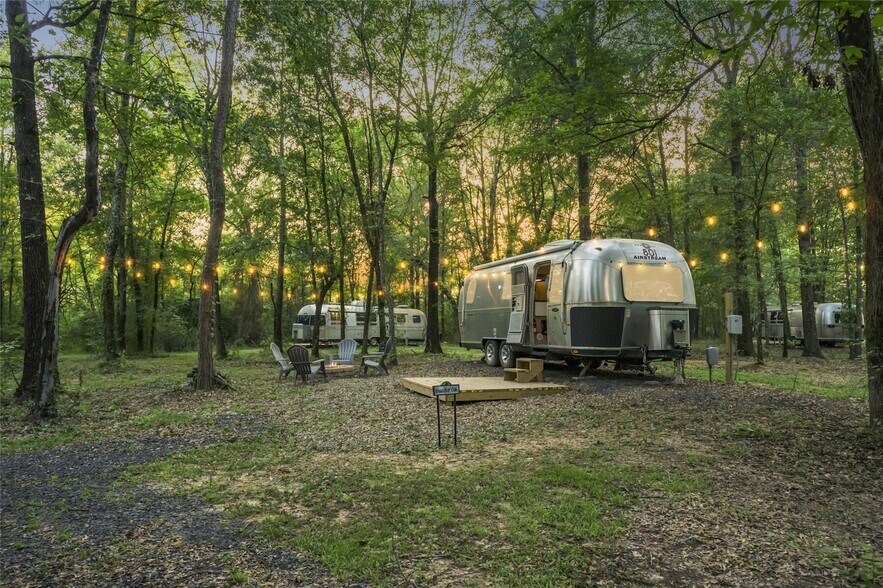 More Photos Of 2475 Belpine Loop, Broken Bow Flex For Sale