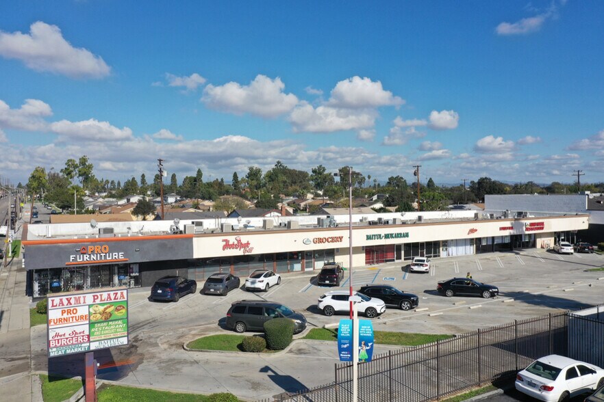 More Photos Of 12205 Centralia St, Lakewood General Retail For Sale