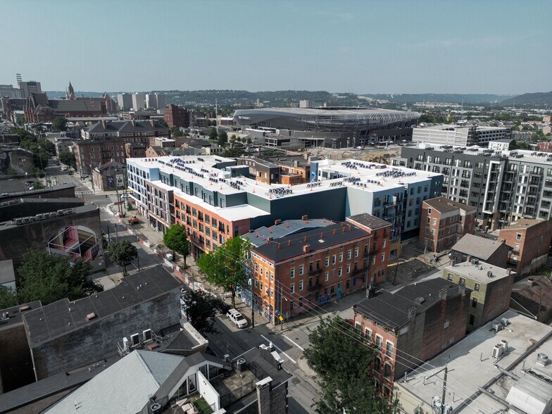 More Photos Of 1617 Elm St, Cincinnati Apartments For Lease