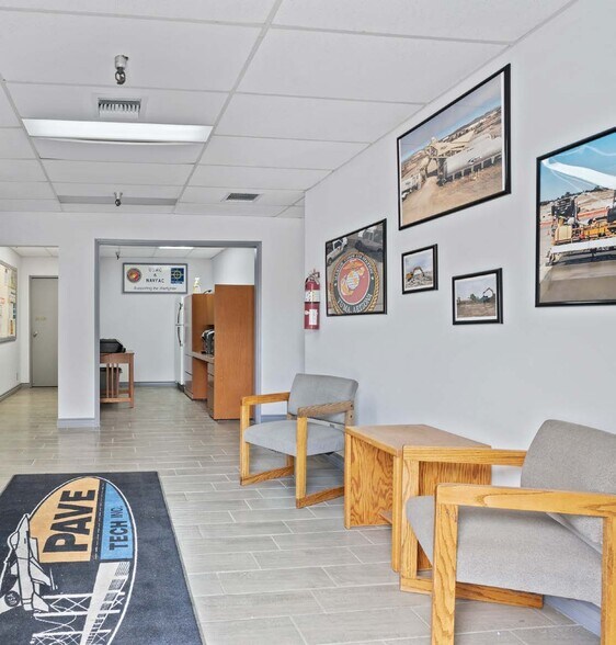 More Photos Of 924 W Rialto Ave, Rialto Warehouse For Lease