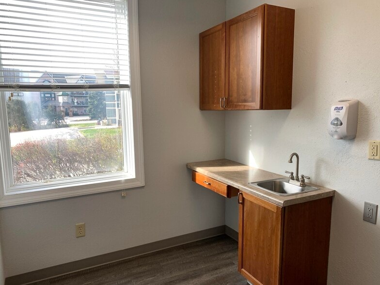 More Photos Of 2301-2359 Silvernail Rd, Pewaukee Unknown For Lease