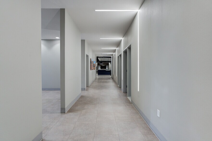 More Photos Of 2405 114th St, Lubbock Office For Sale