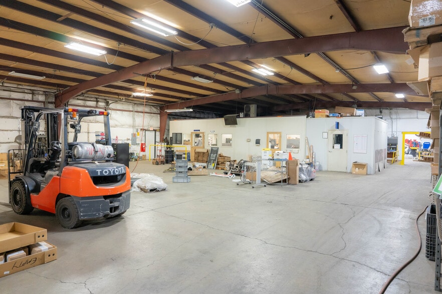 More Photos Of 2424 Columbus Rd, Springfield Warehouse For Sale