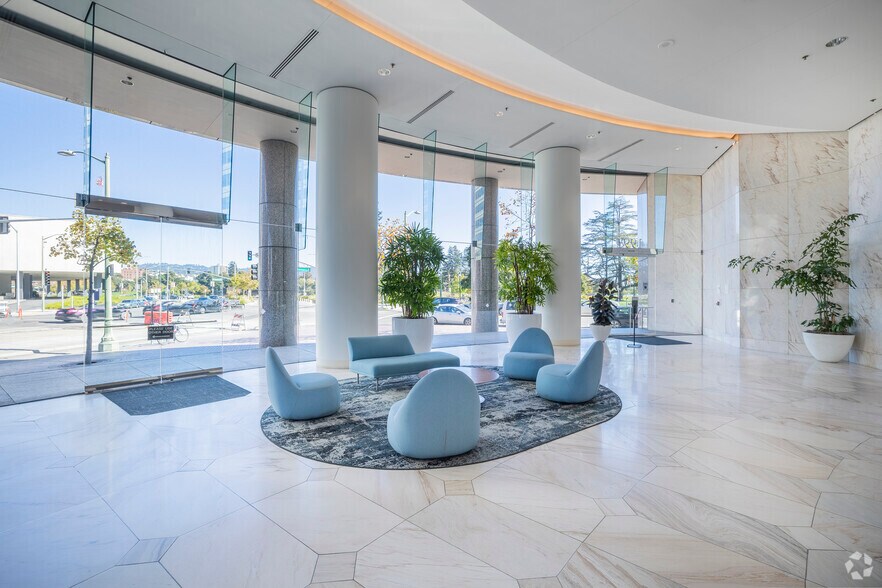 More Photos Of 1999 Harrison St, Oakland Coworking Space