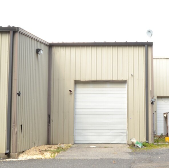 More Photos Of 487 Wright Debow Rd, Jackson Flex For Sale