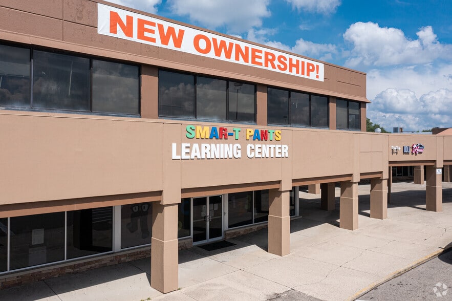 More Photos Of 1102-1192 W Kemper Rd, Cincinnati Unknown For Lease