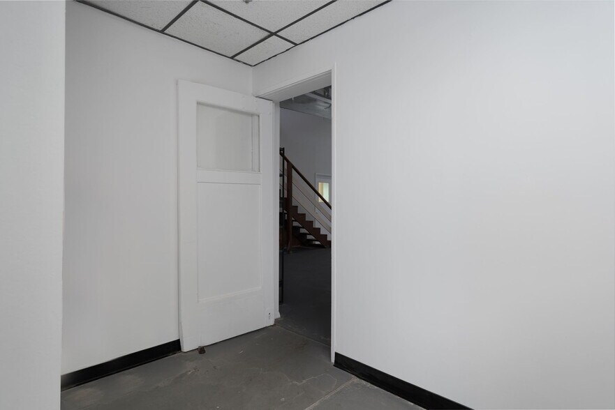 More Photos Of 320 Kentucky St, Bakersfield Manufacturing For Sale