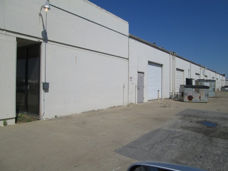 More Photos Of 5333 S Mingo Rd, Tulsa Showroom For Lease