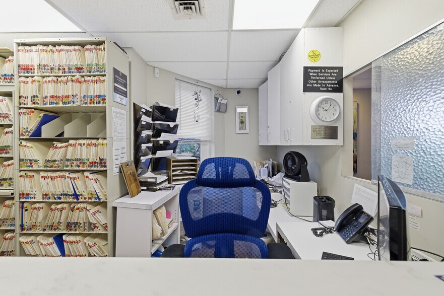 More Photos Of 1051 Beacon St, Brookline Medical For Sale